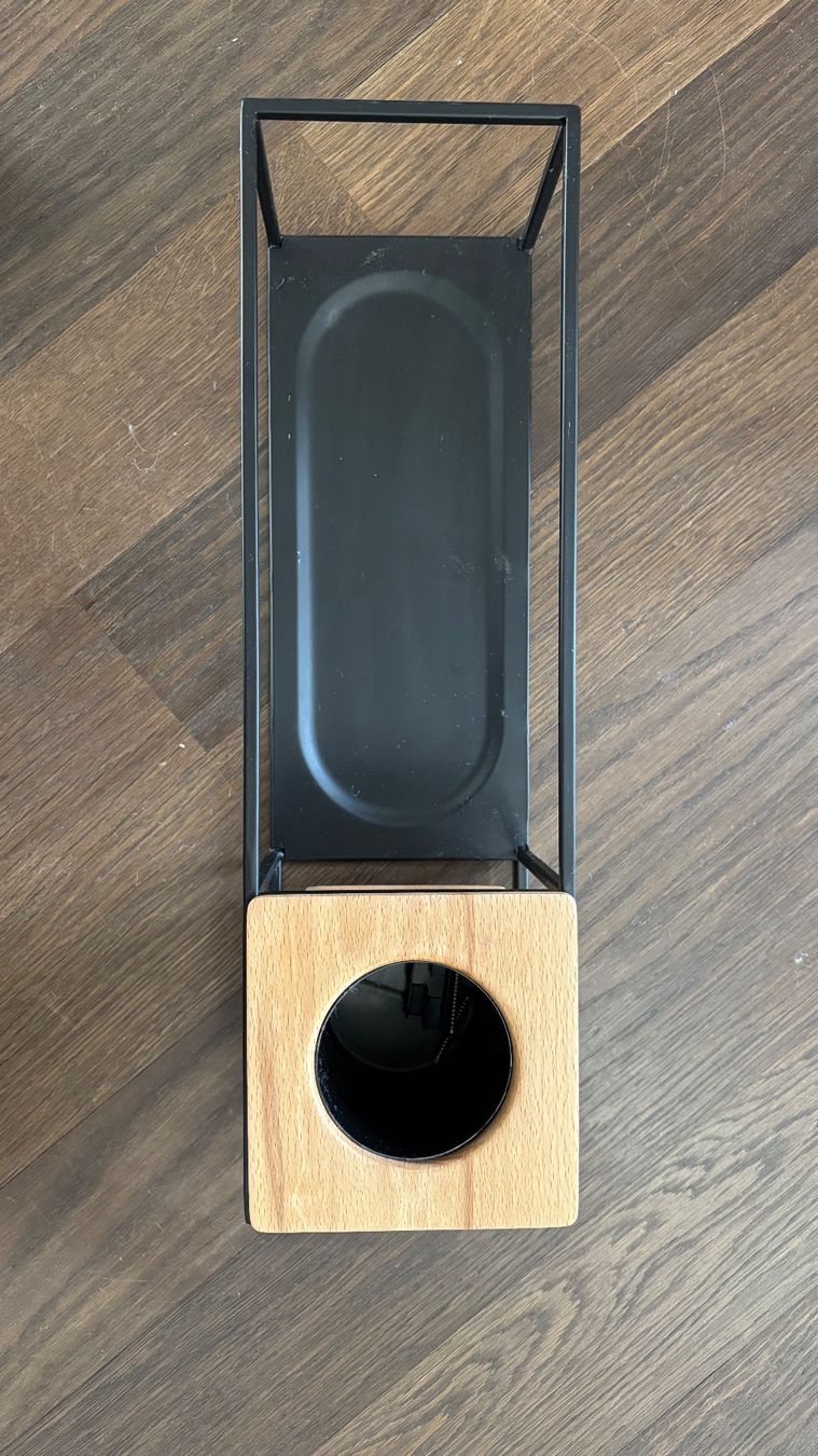 Regale: Schwebendes Regal mit Pflanzentopf oder Stiftehalter – Gebraucht aus Zürich von jas_5mwh 2