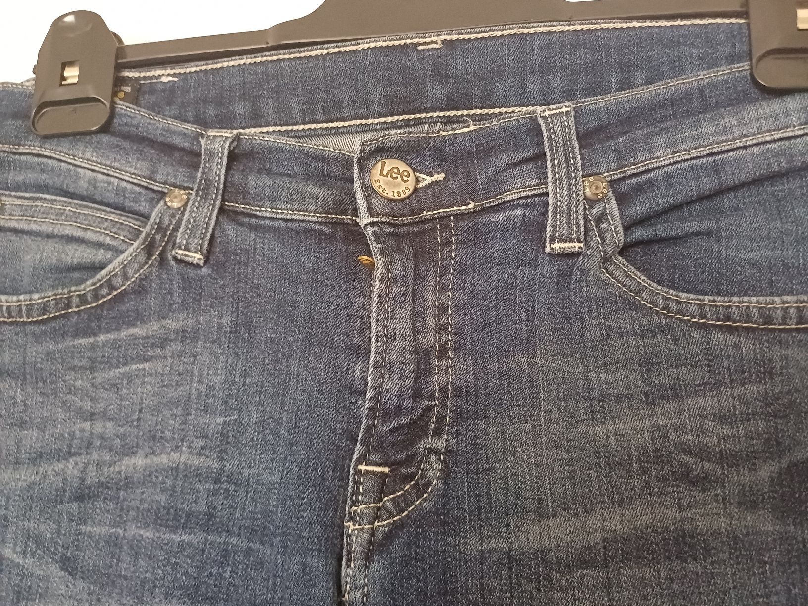 Lee Jeans: Jeans capri Lee, taille 27/31 – Usato da Boudry venduto da JulieG13 1