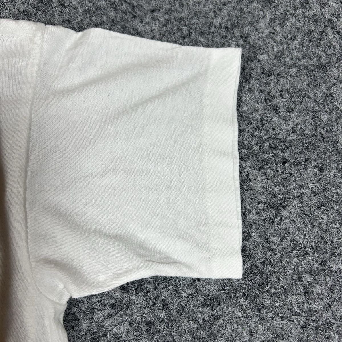 T-shirt: 1980s white shirt  – Usato da La Sagne NE venduto da Matlasape 1
