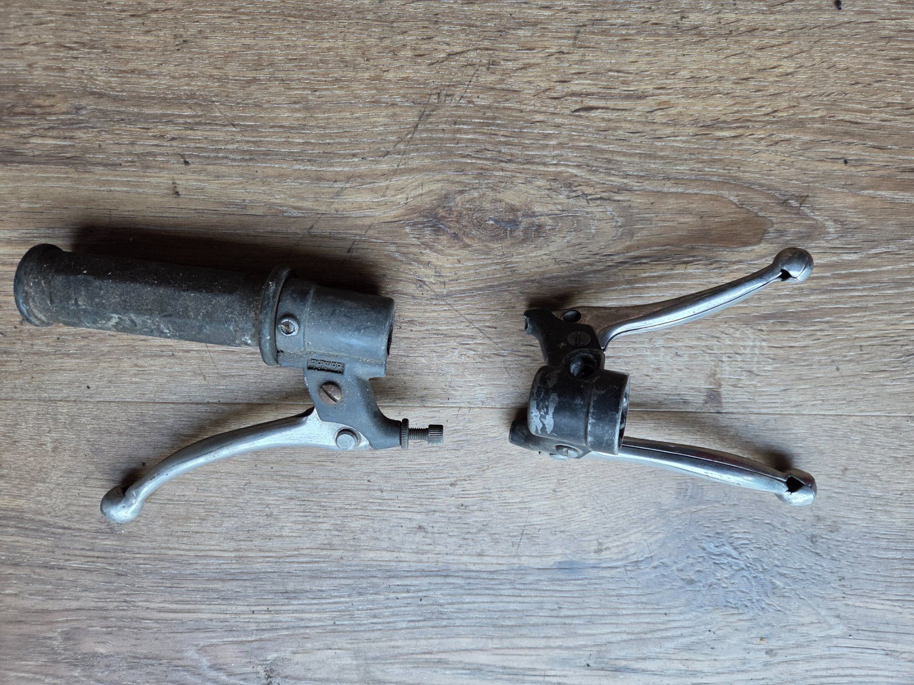 Pony Mofas: Originales Griffset Domino – Gebraucht aus frümsen von Sailem