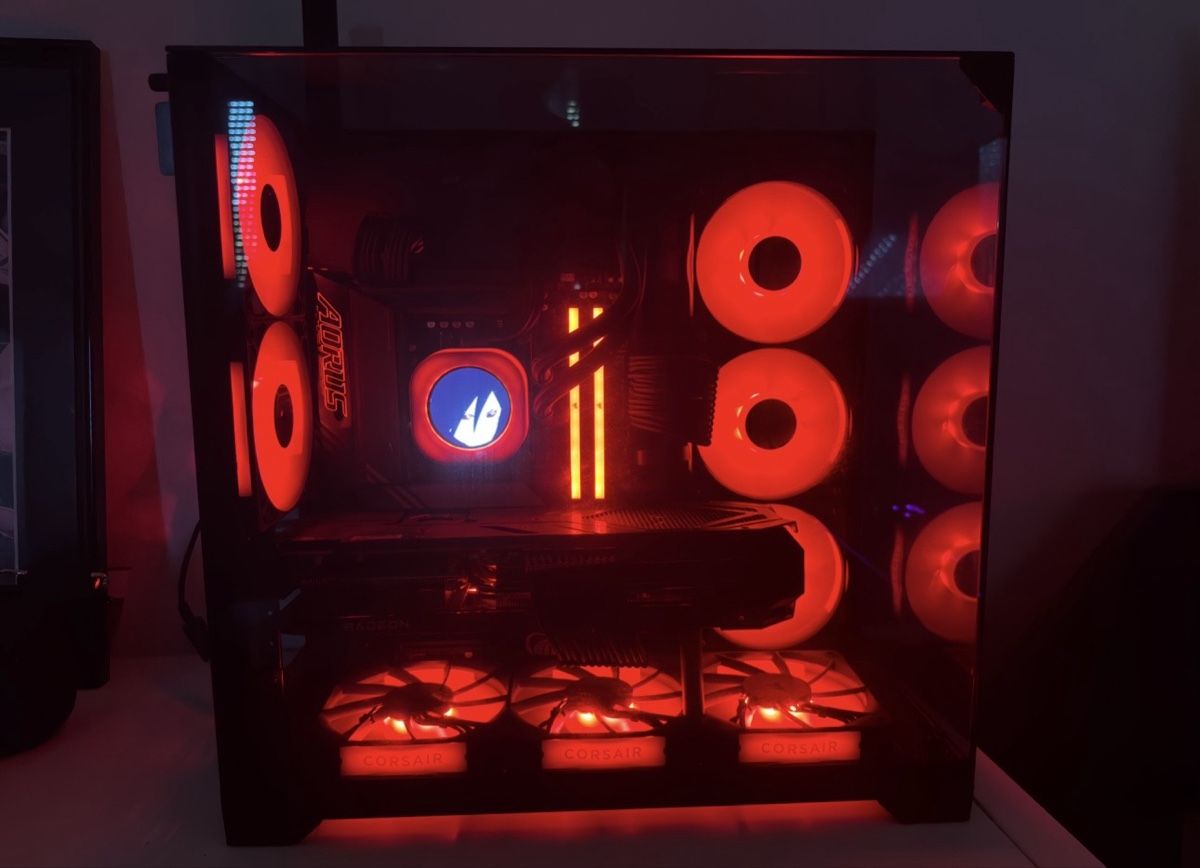 Amd PC: High End Gaming Pc Ryzen 7 700X und 9070XT Red Devil  – Nuovo (secondo la descrizione) da Ermensee venduto da Joao_ 3