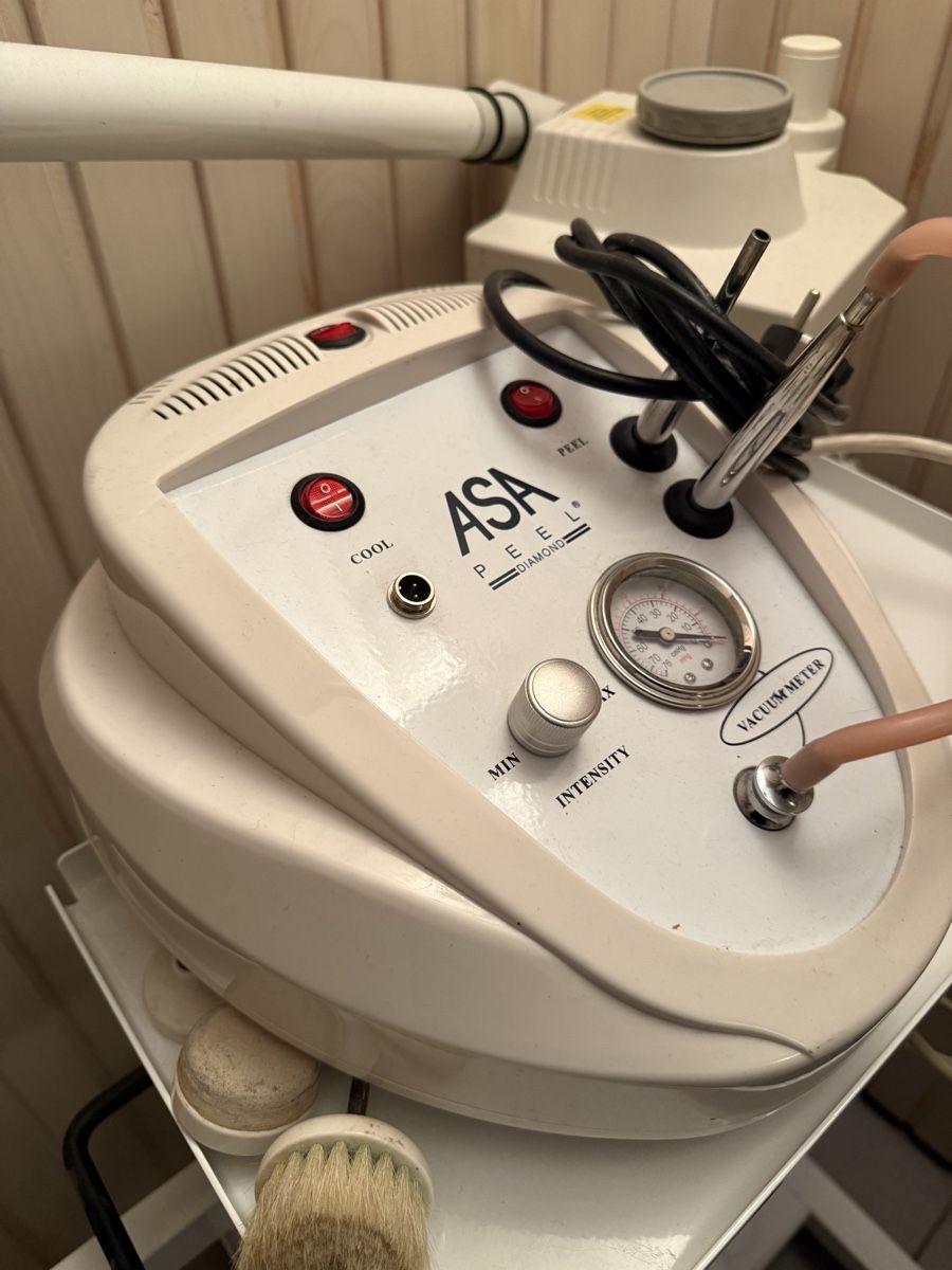 Appareils médicaux: ASA Peel Diamond - Professionelles Microdermabrasionsgerät – D'occasion à Bottighofen par inf_988w 2