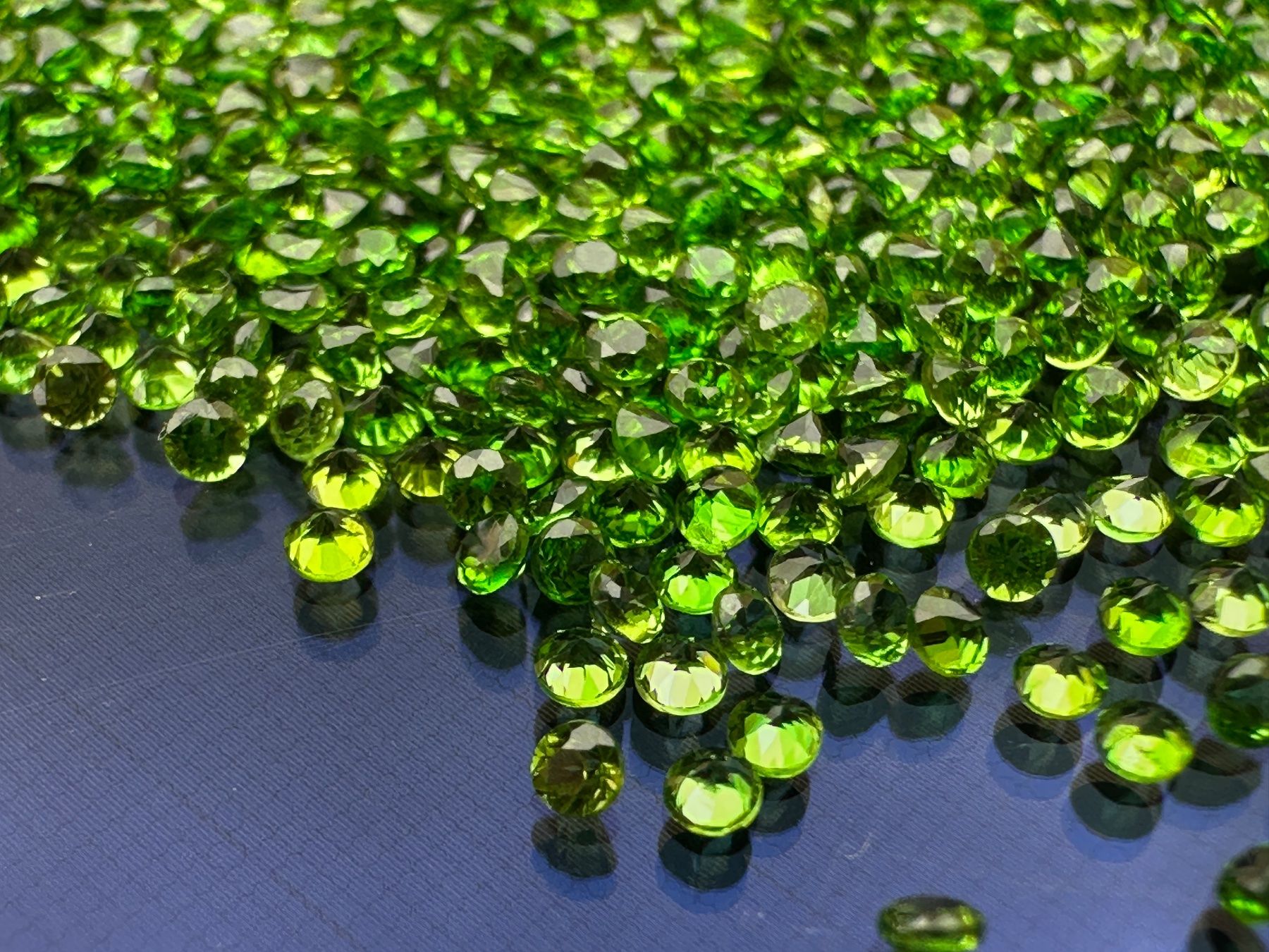 Pietre preziose: 50 St fein brillantgeschliffene Turmalin -Pointer 1,5 mm – Nuovo (secondo la descrizione) da Langenthal venduto da Seelenfreunde 9