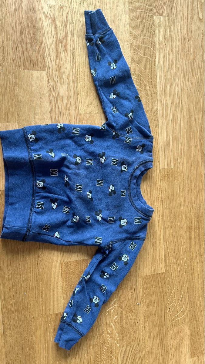 Maglioni & Felpe: Micky Maus Pullover, Grösse 86, Ideal für den Herbst – Usato da Kaiseraugst venduto da Baum_12