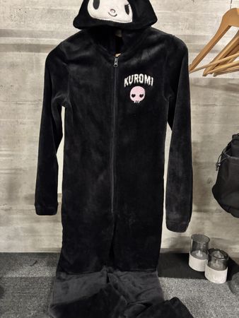 Schlafanzug Kuromi H&M Schwarz Grösse 146-152 neuwertig