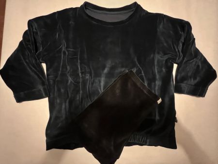 schwarze Velours Hose und d‘ blaues Veloursshirt S