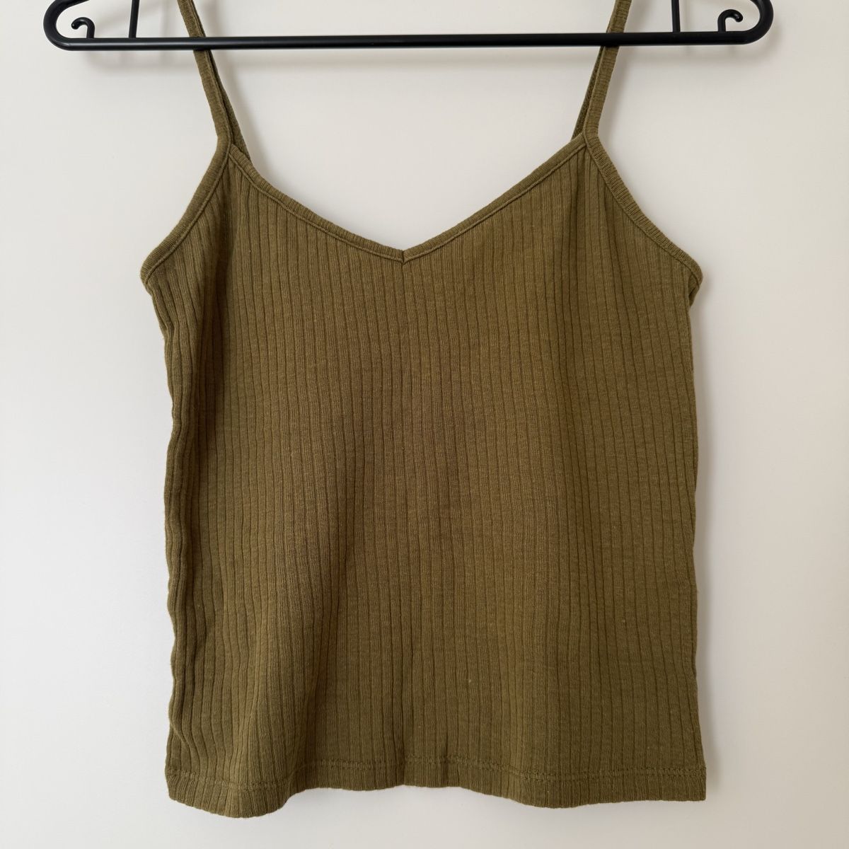 Bershka Top: Olive green tank top - S - Bershka – Nuovo (secondo la descrizione) da Zürich venduto da kru_8dtk 2