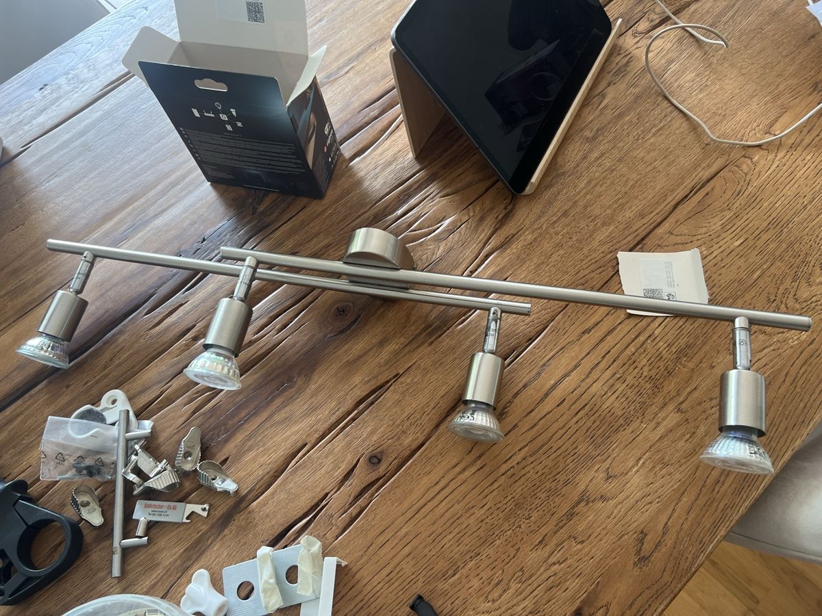 Lustres & lampes de plafonds: Lampe 4 Halogen ohne Birne – D'occasion à Ittigen par ABalli