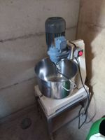 Knetmaschine und Brotbackofen