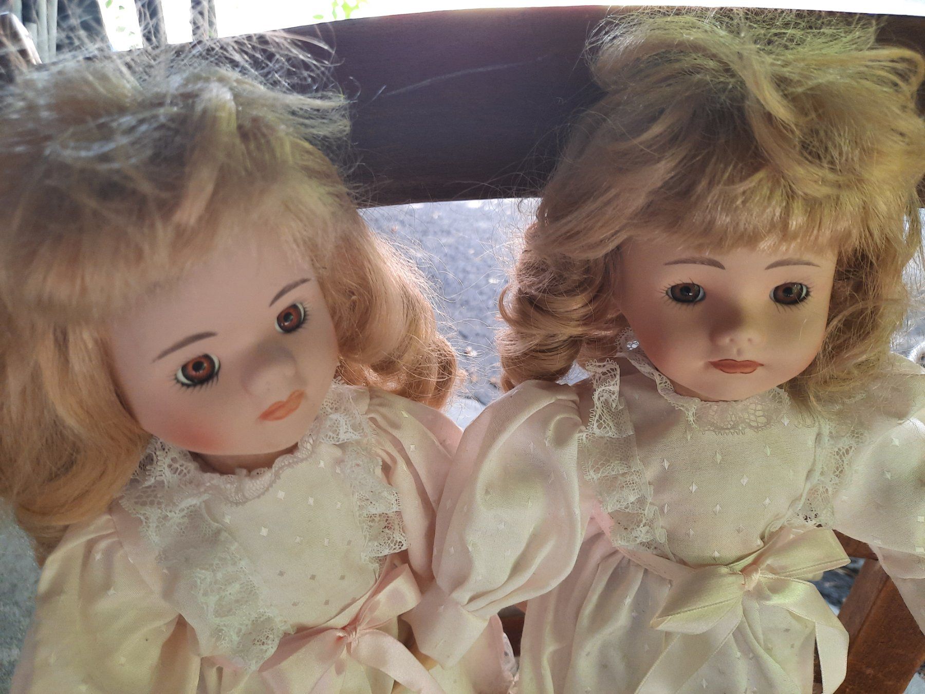 Puppen: 2 poupées blondes jumelles – Gebraucht aus Lausanne von Danmartin0 1