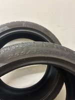 Pirelli Winterreifen 255 35 19