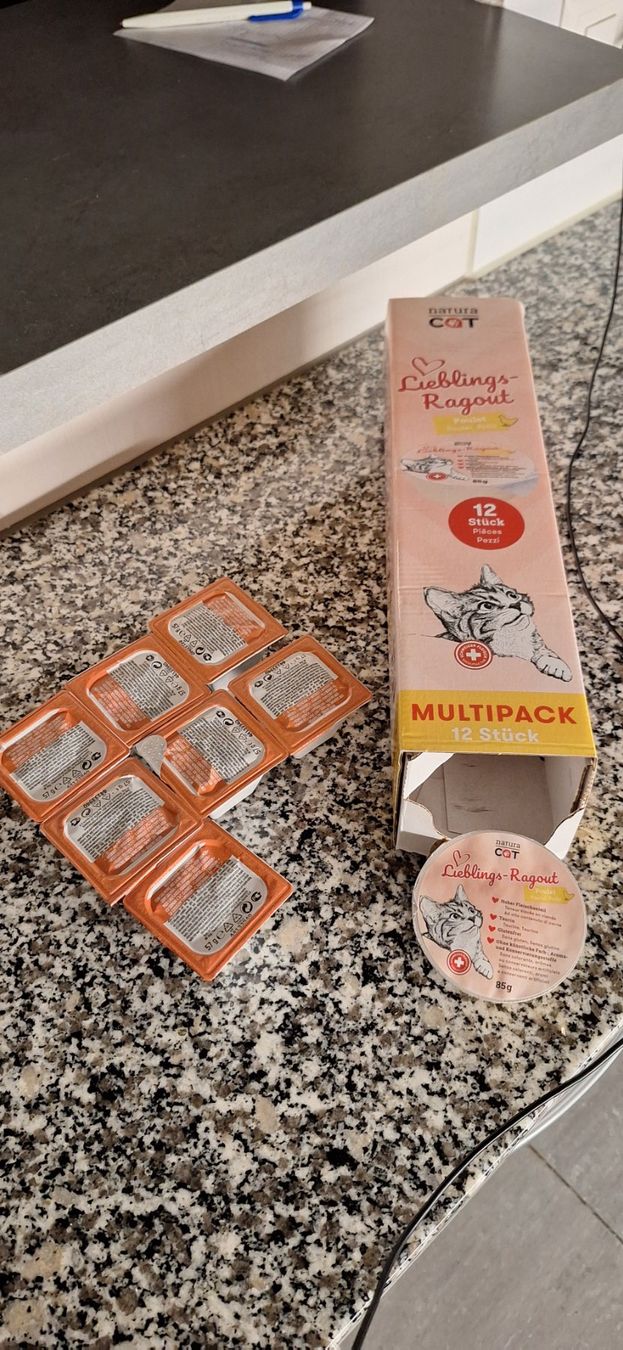 Mangimi: Katzenfutter (Lachs und Poulet) – Nuovo e nell'imballaggio originale da Münsingen venduto da Muesu86