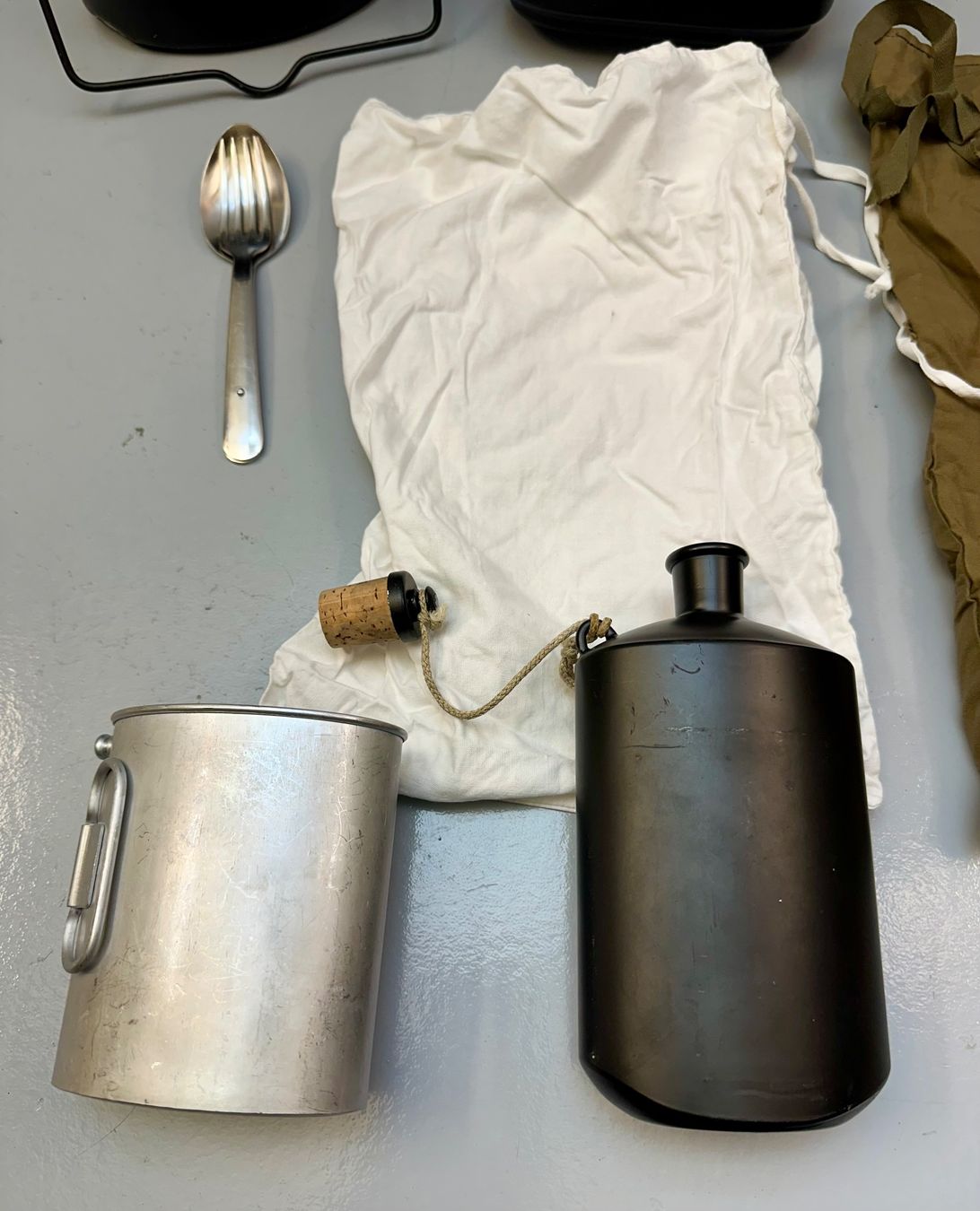 Set di piatti: GAMELLE & FELDFLASCHE AB 1.-!!! – Usato da Zürich venduto da NIKI777 5