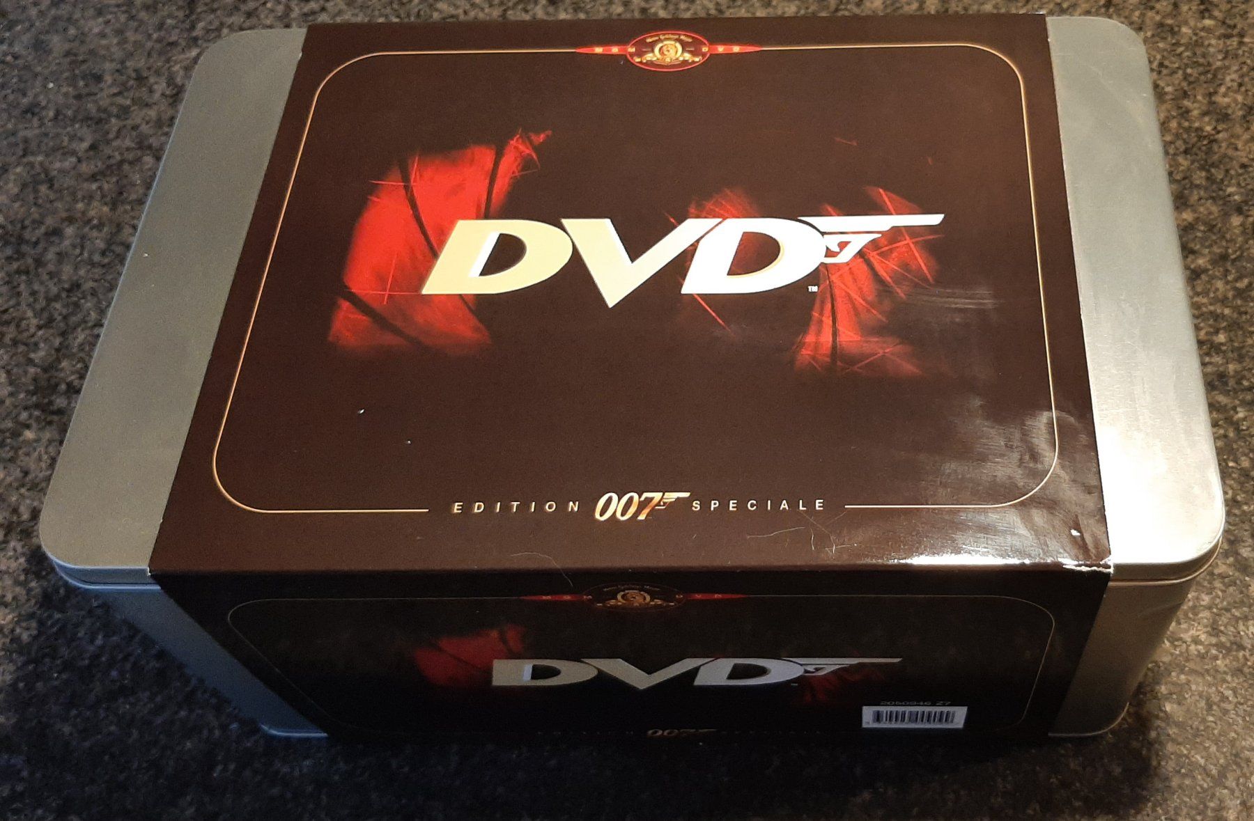 Tutti i DVDs: Coffret DVD  James Bond – Usato da Montet (Glâne) venduto da KOADA 1