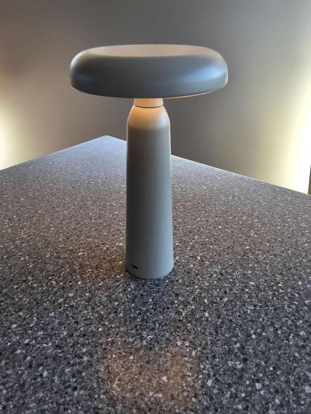 Lampes: Akku - Tischlampe – Neuf avec emballage d'origine à Zofingen par bsiegent 1
