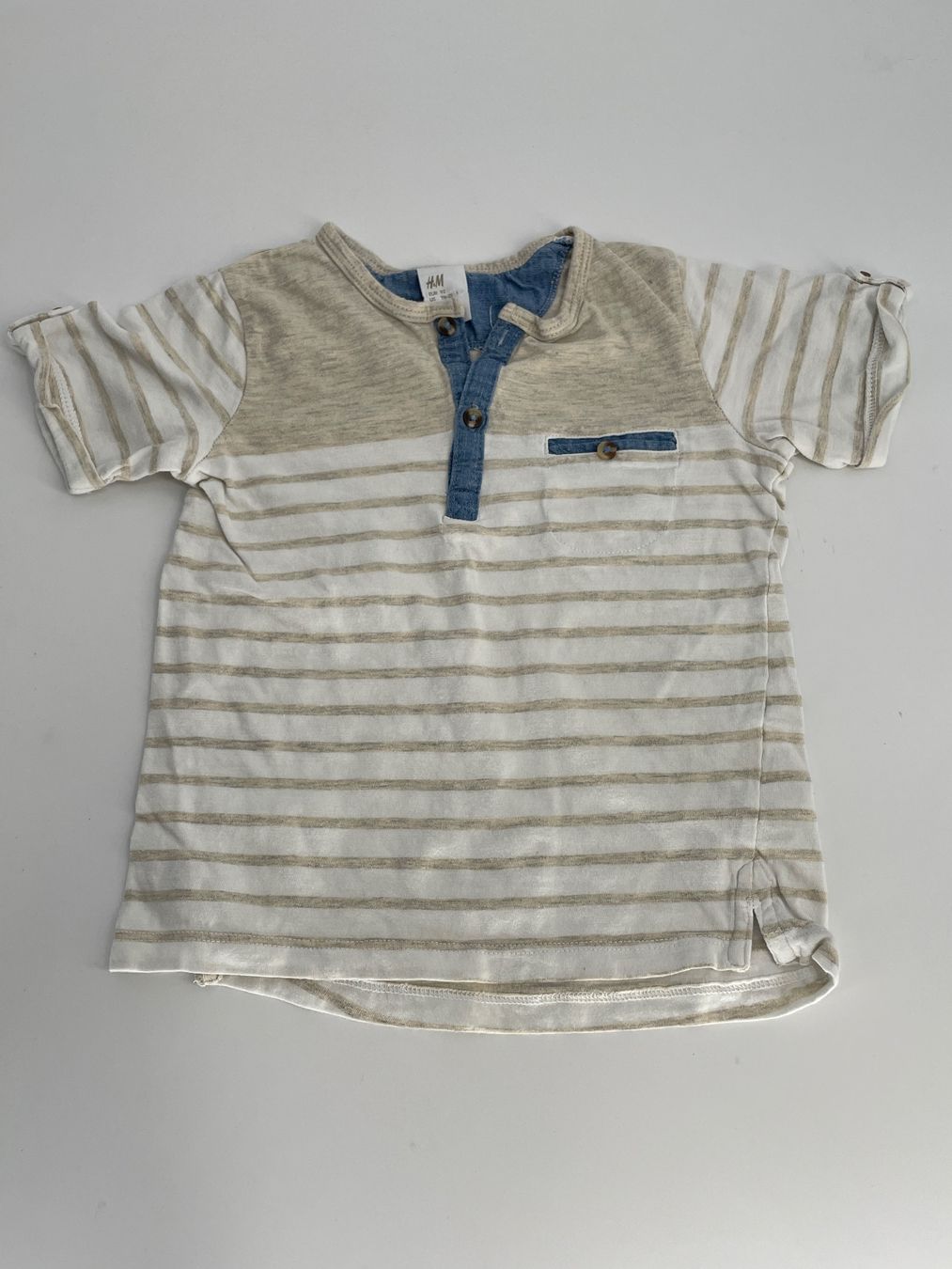 H&M Chemises, T-shirts & Polos: H&M Shirt Gr. 92 – D'occasion à Auenstein par moin.