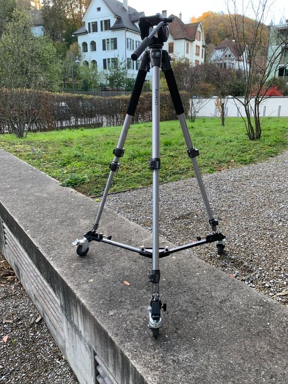Film Stativ auf rollen von Raven und Kopf Man­frot­to (Gebraucht) in ...