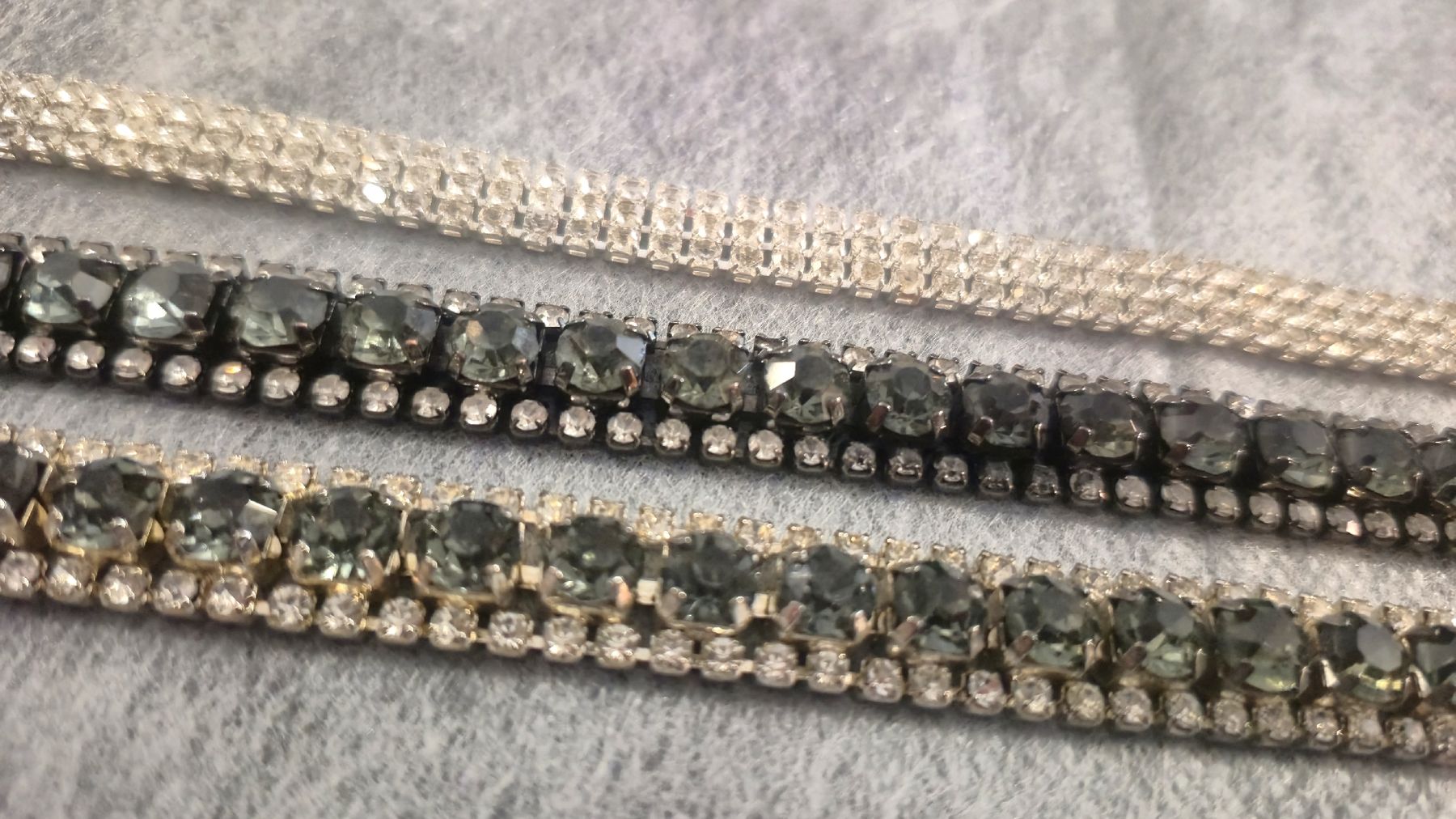 Armbänder & -reifen: Braccialetti con strass, 3 pezzi, donna – Neu (gemäss Beschreibung) aus Giubiasco von Stefaniav 1