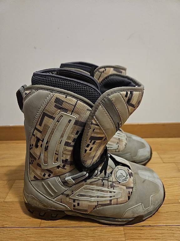 Scarpe da uomo: Chaussures de snowboard Vans Performance Daniel Franck – Usato da Monthey venduto da darkmine
