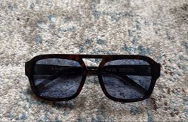 BLUE TINTED SUNGLASSES 