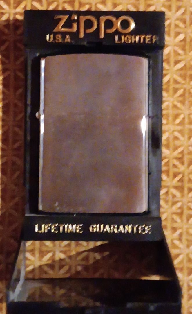 Zippo Accendini: Briquet Zippo neuf – Nuovo e nell'imballaggio originale da Cornaux NE venduto da Mimi983