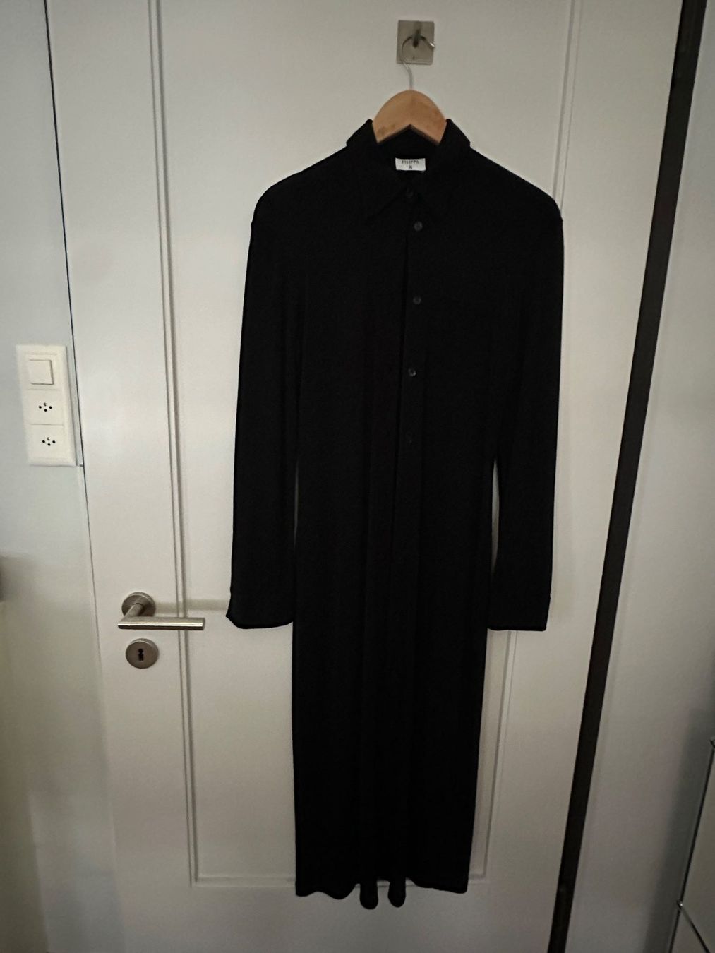 Filippa K Vestiti: Kleid Filippa K schwarz langarm – Usato da Weggis venduto da emanjo