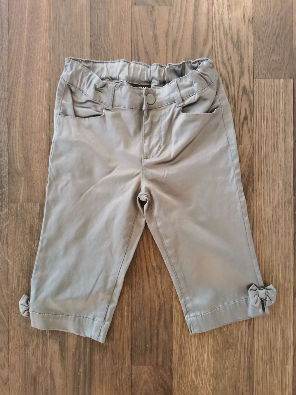 H&M Pantaloni: CAPRI-SHORTS, H&M, Gr. 116 – Usato da Erlenbach ZH venduto da alisamilana