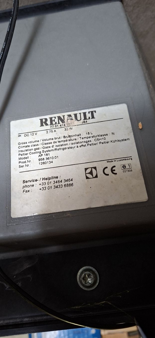 Renault Tutti pezzi di ricambio auto: Renault Scenic 1 Kühlbox AP 18 L – Usato da Bonstetten venduto da brischa50 2