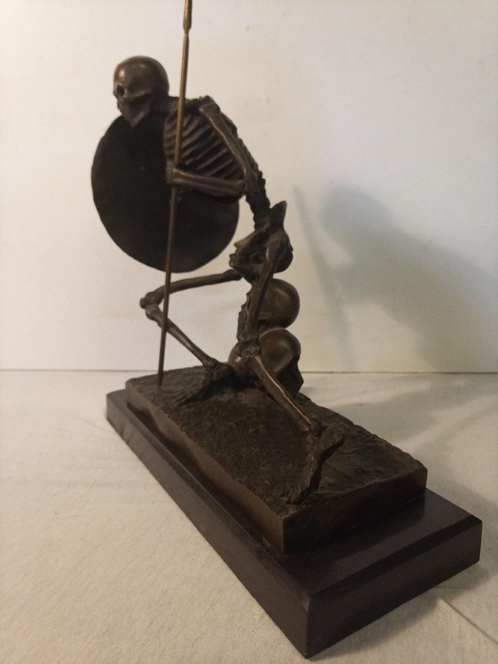 Sculture & Statue: Bronzeskulptur  "der Krieger" oder "Mement Mori" auf Sockel – Usato da basel venduto da markusb07 2