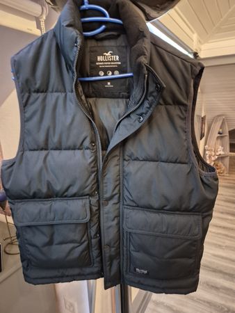 Gilet Hollister noir, taille M - idéal pour l'automne!