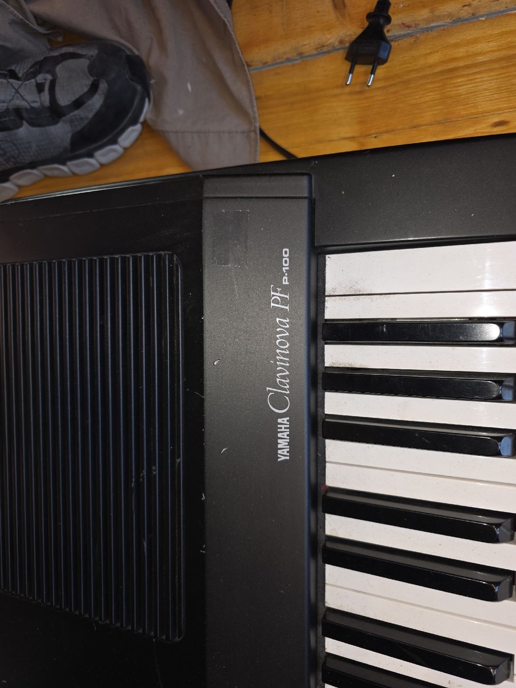Yamaha Strumenti musicali: Yamaha Clavinova PF-100, leichte gebrauchspuren. – Usato da Langnau am Albis venduto da Michel_BaumgartnerLA 1