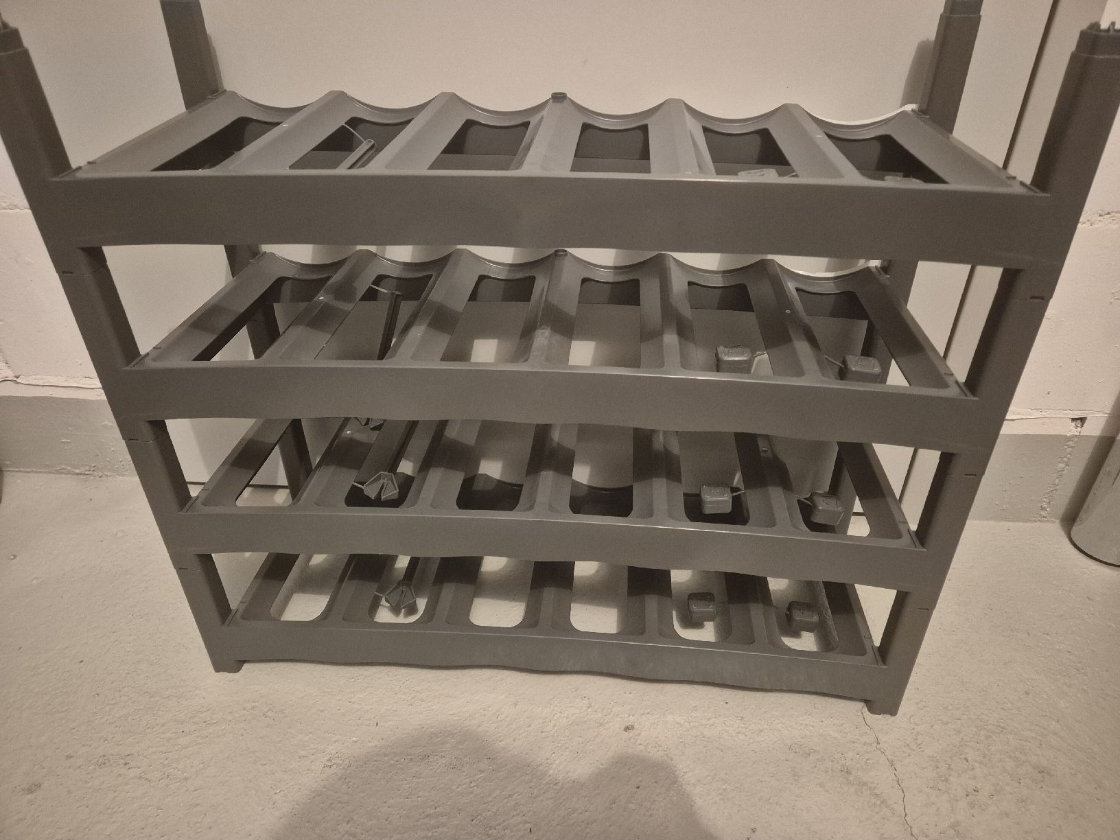 Scaffali: Rotho Wein/Flaschengestell NEU!! – Nuovo (secondo la descrizione) da Wohlen AG venduto da Postlady