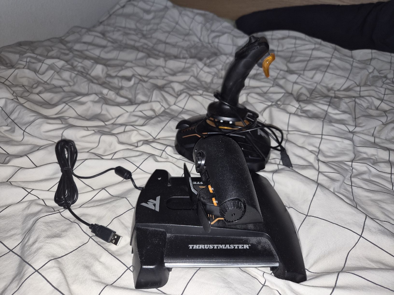 Thrustmaster Controller: Manettes de pilotage Thrustmaster T.16000M FCS Hotas – Nuovo (secondo la descrizione) da Carouge GE venduto da lou_w7b6 1