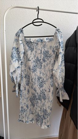 Kleid weiss blau Blumenmuster wie neu Grösse S