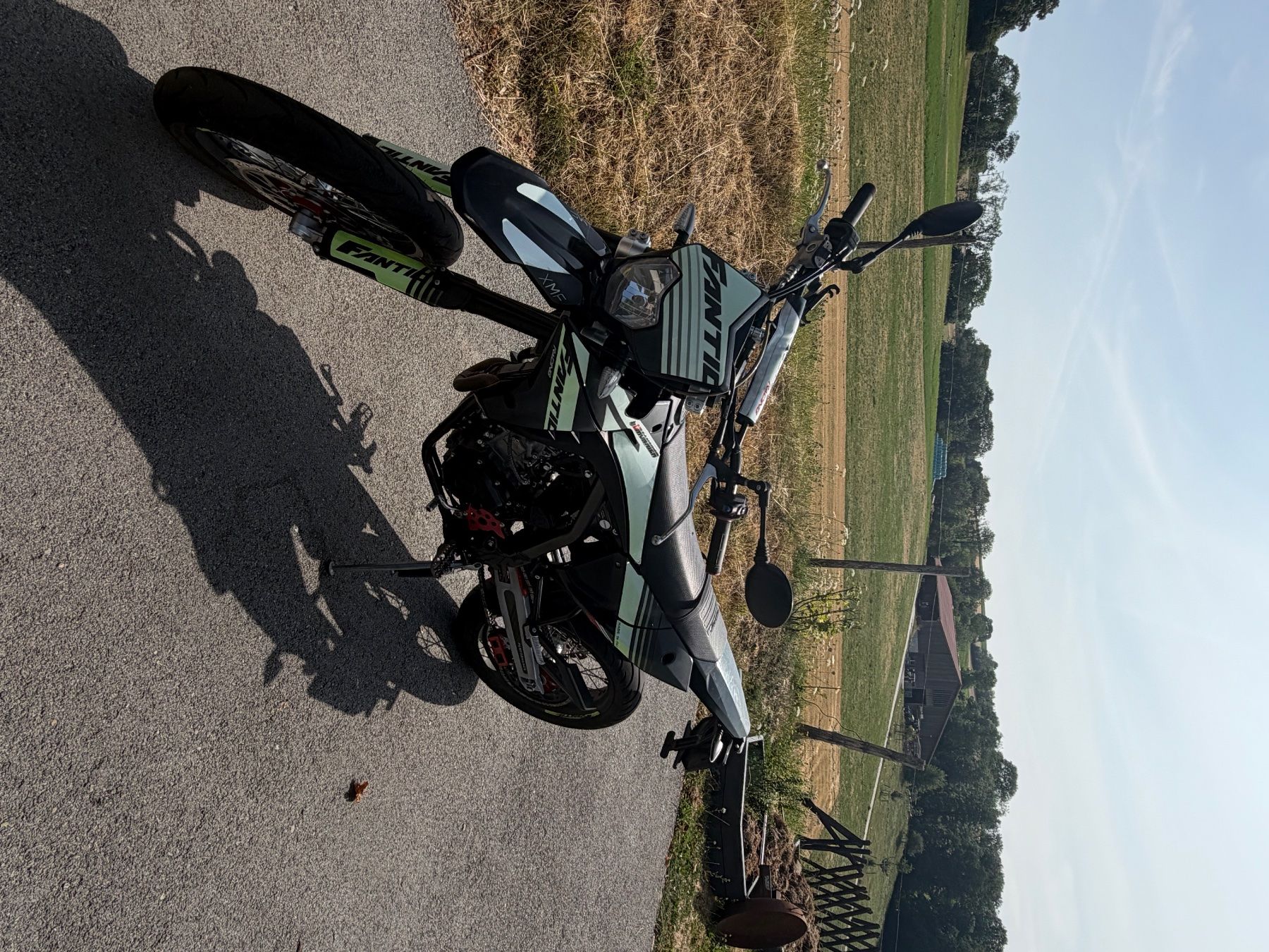 Fantic Strasse: Moto Fantic xmf 125cc – Gebraucht aus Marchissy von viv_g2mp