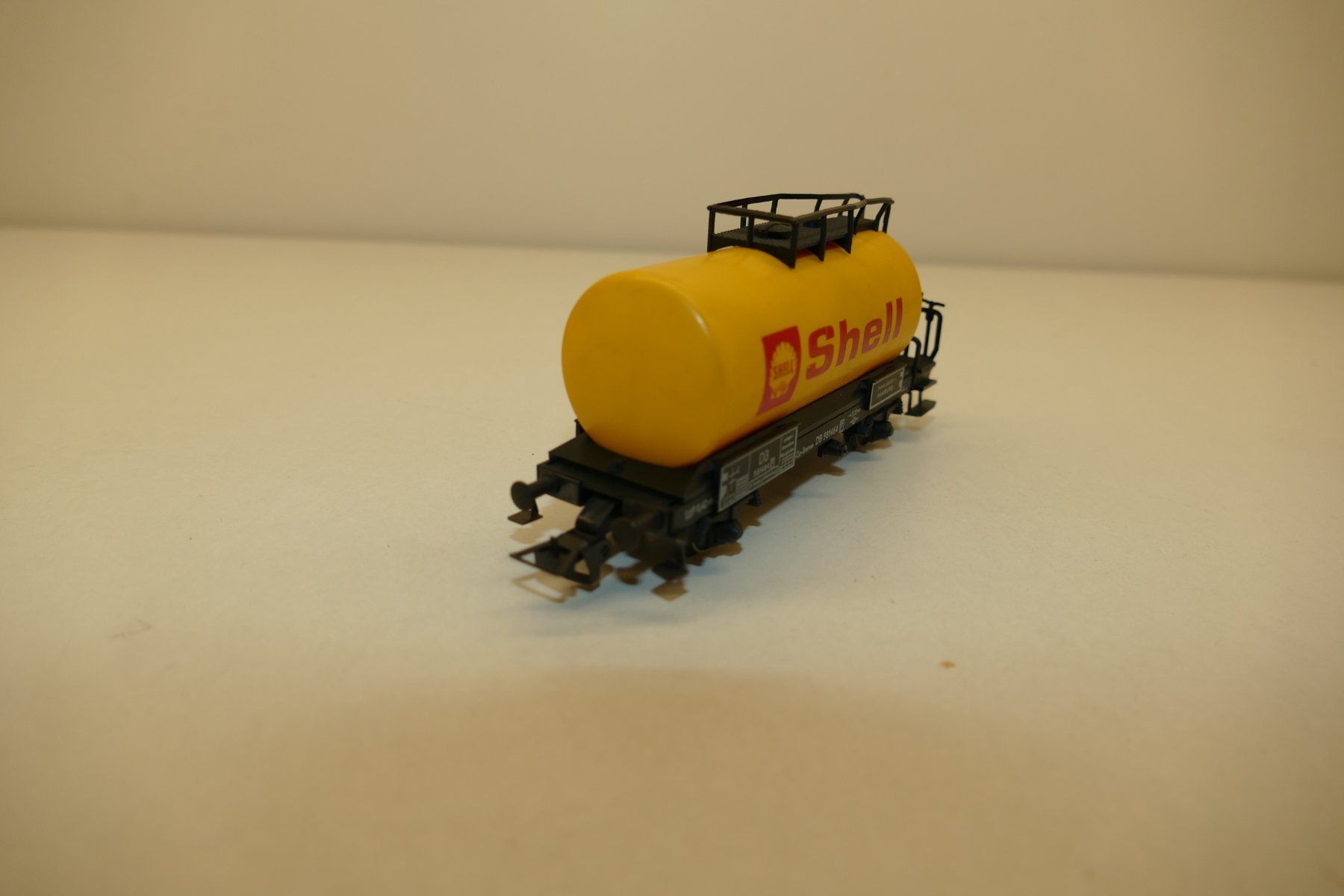 Fleischmann Modellini di ferrovie: Fleischmann H0: DB Kesselwagen Shell gelb – Usato da Niederhasli venduto da rail-duerst 4