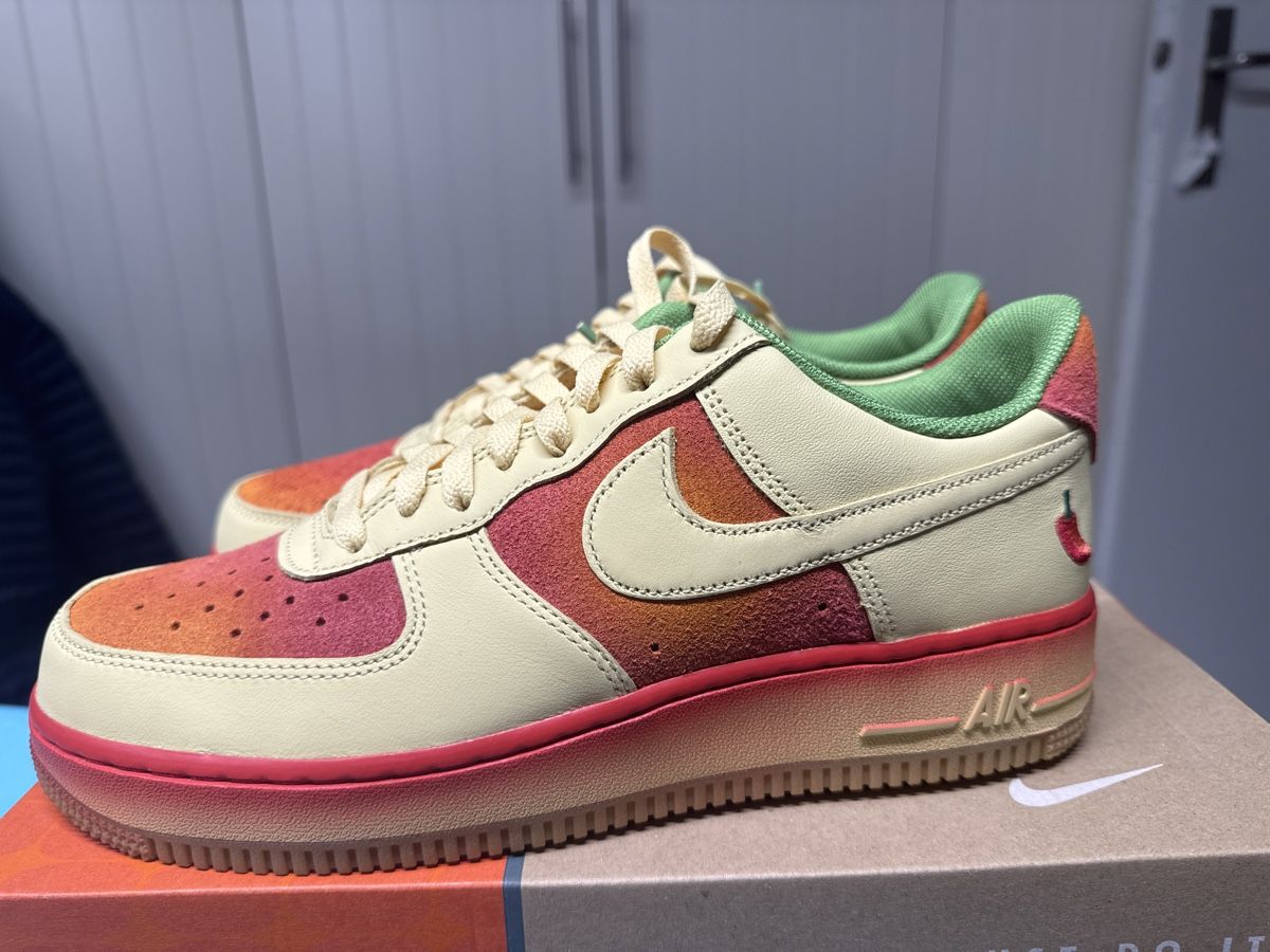 Nike Scarpe da uomo: Nike Air Force 1 Chili Pepper 07 US9 – Nuovo e nell'imballaggio originale da Wallisellen venduto da Bkiko