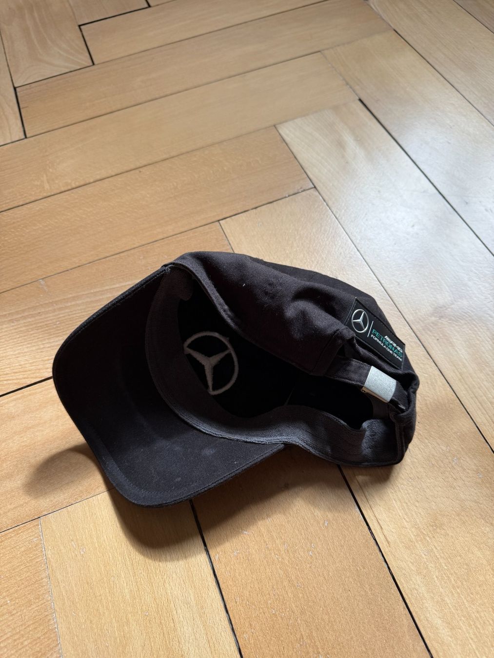 Mercedes-Benz Copricapi, berretti & cappellini: Mercedes AMG Petronas Cap schwarz – Usato da Zürich venduto da Diazaio 1