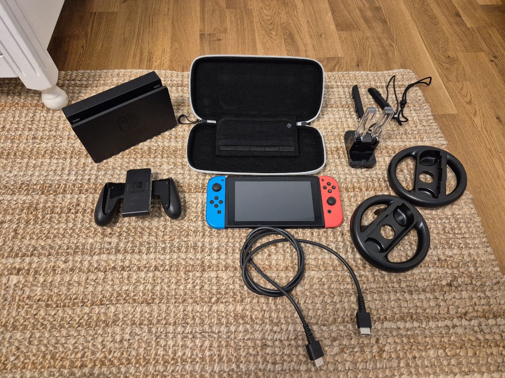 Nintendo Console: Nintendo Switch Konsole - Großartiger Zustand – Nuovo (secondo la descrizione) da Bottmingen venduto da tsgoliveira
