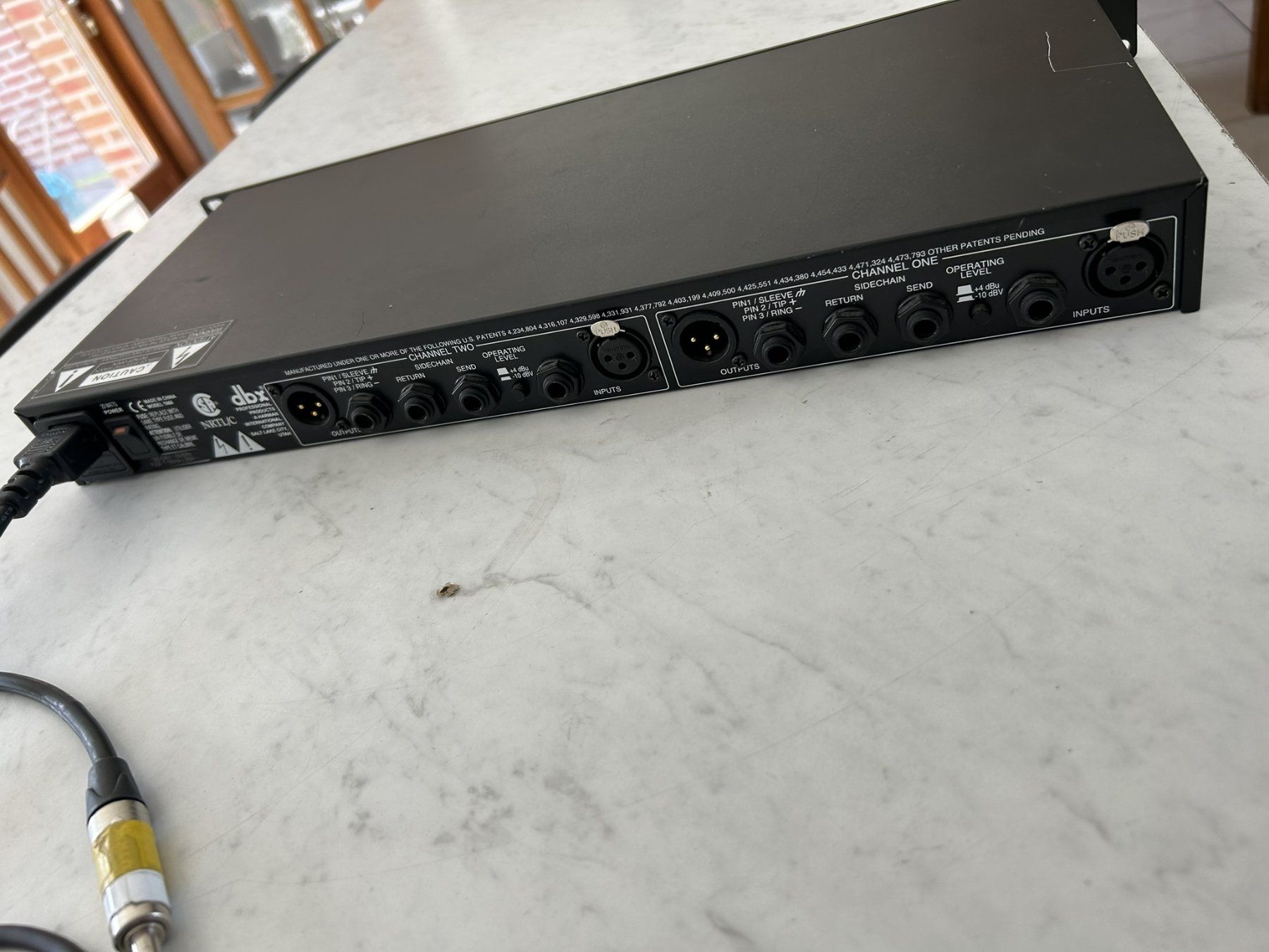 Dbx Equalizzatori: DBX 1066 - Compresseur / Limiteur / expander / Gate – Usato da lausanne venduto da urbanconnection 1