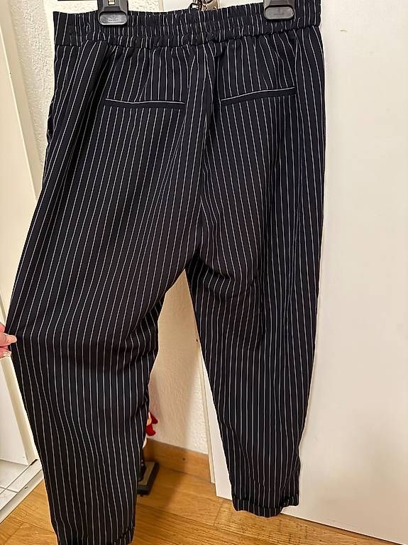 Pantaloni: Stoffhose Vera Moda Grösse 38 – Usato da Pfäffikon SZ venduto da Melanie335