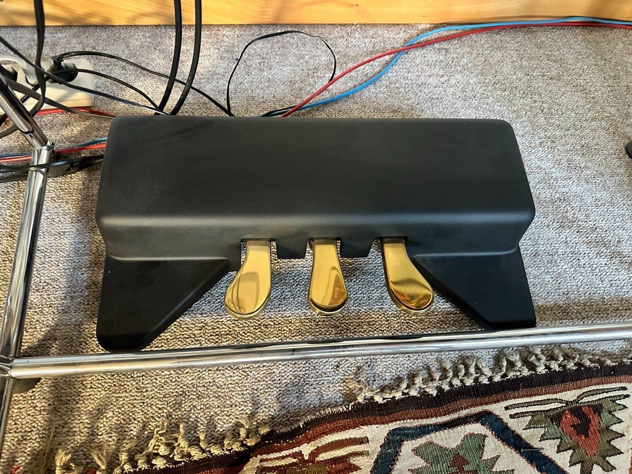 Strumenti musicali: GEM Pro 2 E-Piano + WK2 MIDI-Arranger + 3 Pedale + Noten – Usato da Fribourg venduto da Margaret18 4