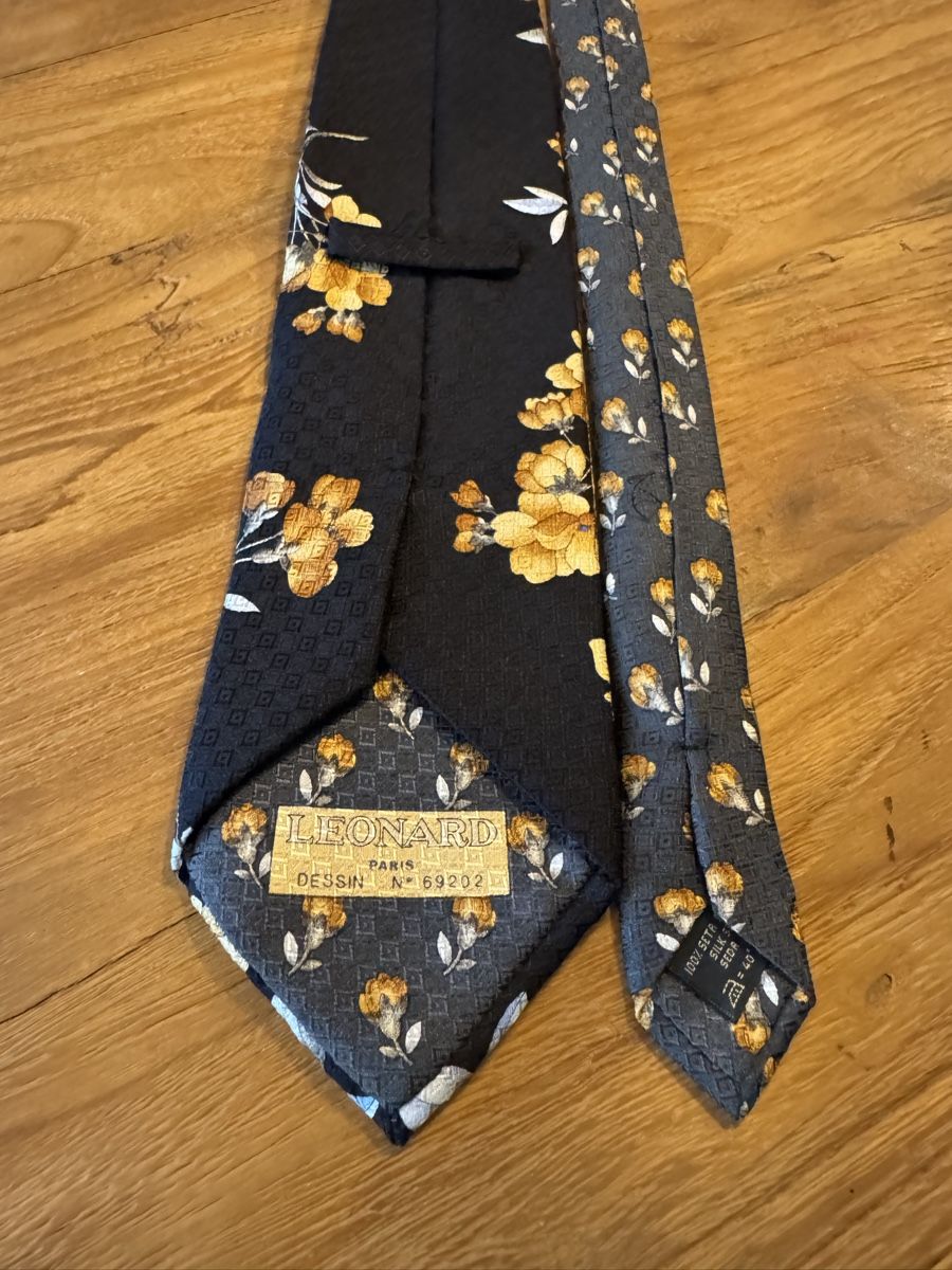 Cravatte: 2 Schöne Leonard Paris Krawatten No.69202 – Usato da Künten venduto da Spike17 4