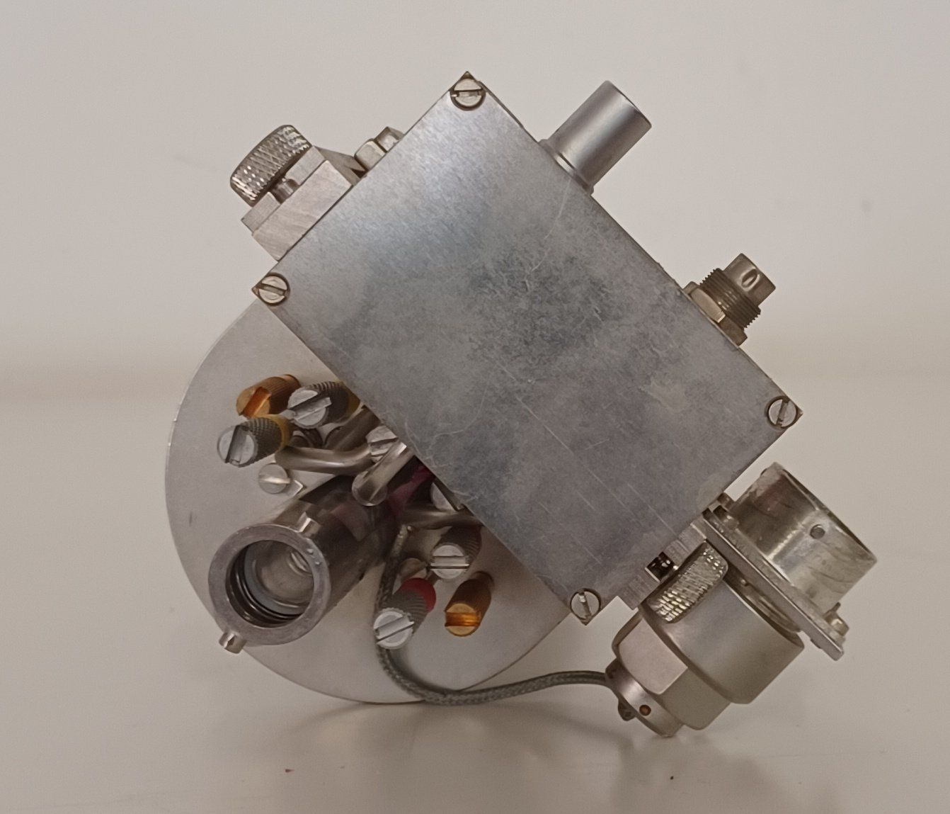 Accessori da laboratorio: Bruker NMR Probe – Usato da Niederdorf venduto da LeptonAG_Labor 1