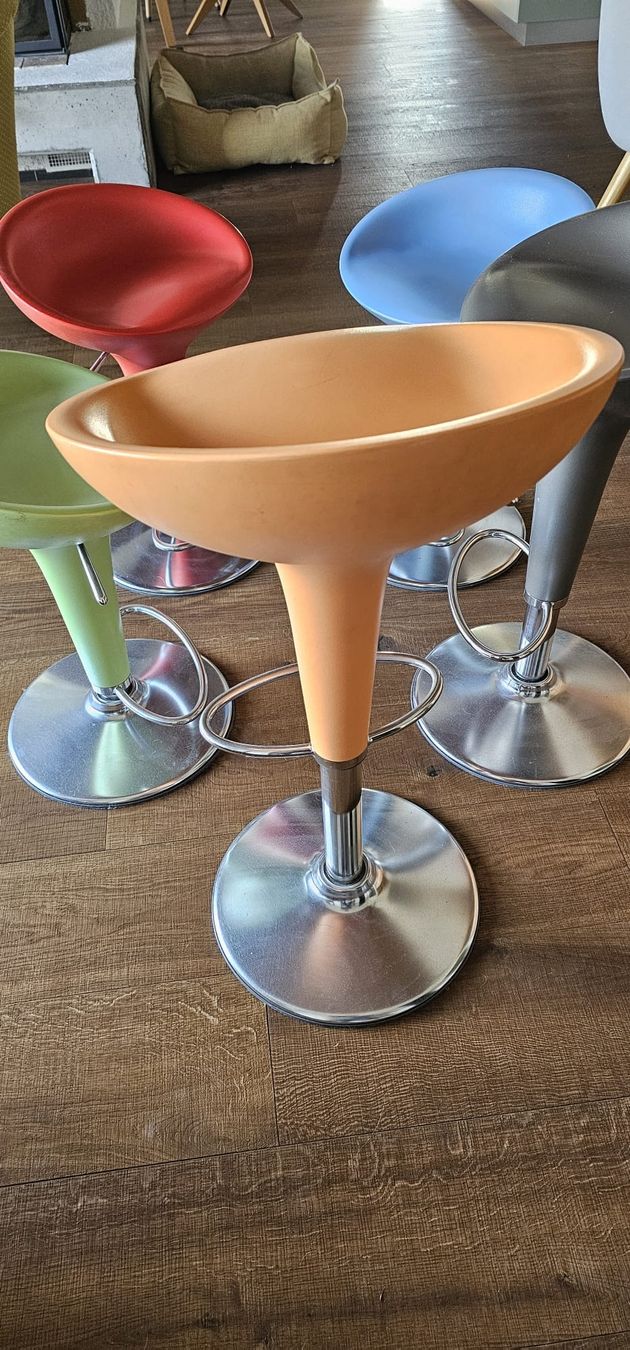 Hochstühle: Designer Barstühle, mehrfarbig  – Gebraucht aus Solothurn von nik_v2ym 1