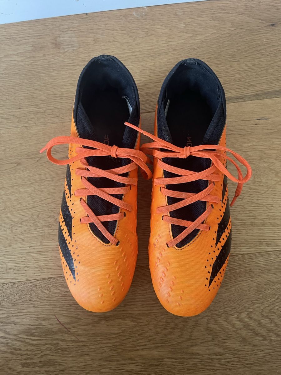 Adidas Schuhe für Jungen: Fussballschuhe Adidas Predator – Gebraucht aus Paspels von Giango33
