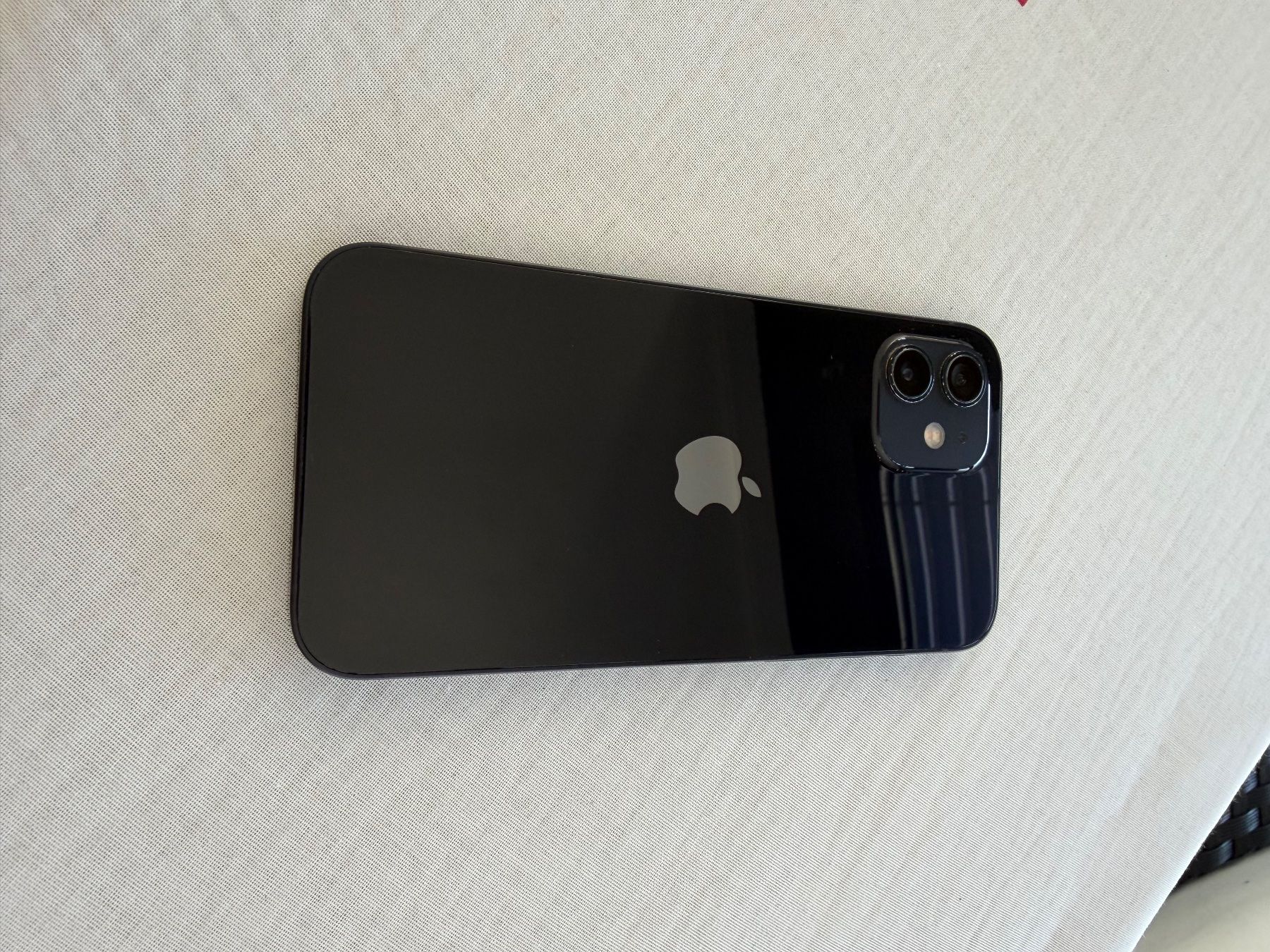 Apple Telefoni cellulari / Smartphones: iPhone 12, 128GB, Schwarz – Usato da Unterendingen venduto da Nico166 1