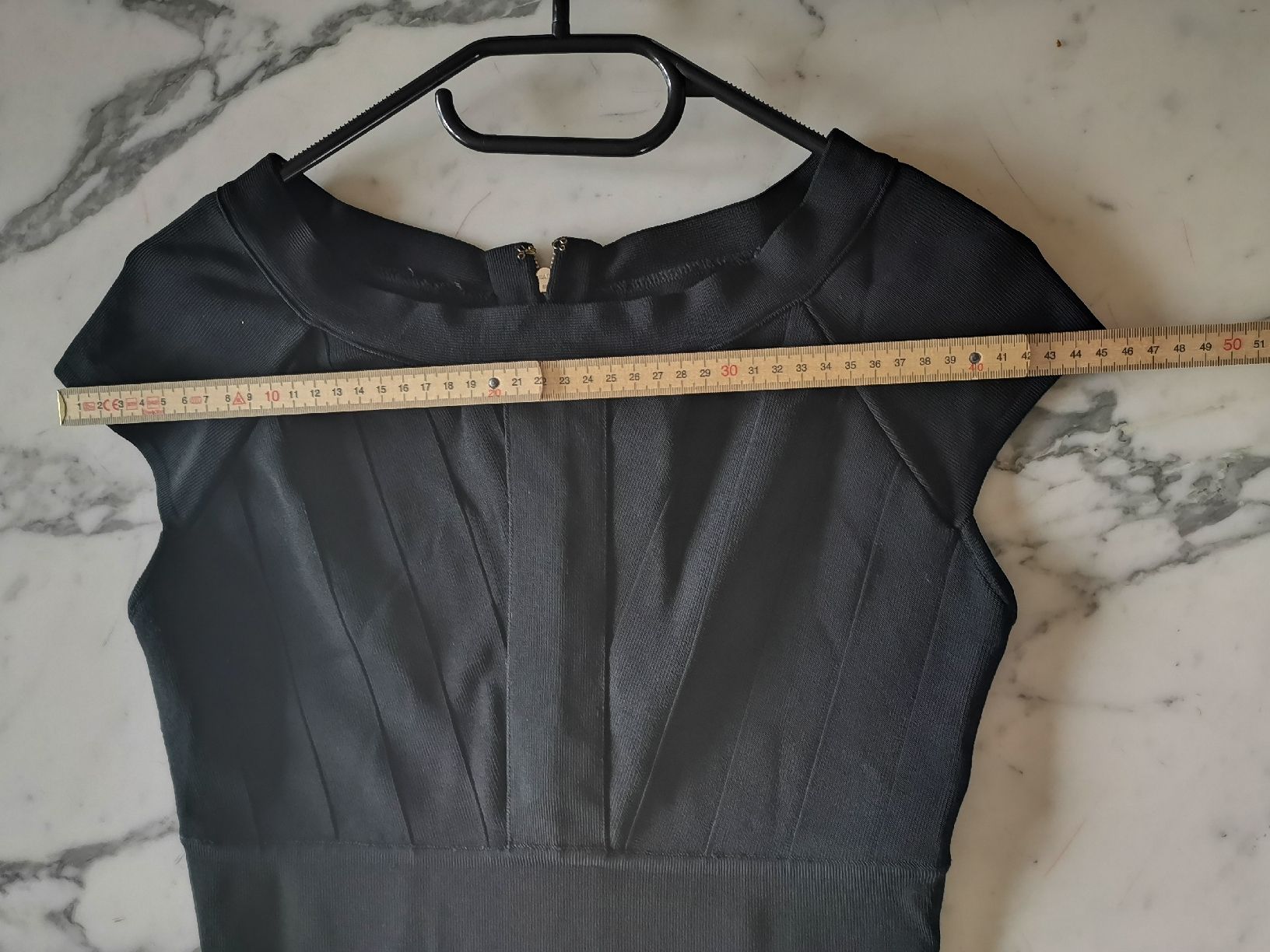 Guess Vestiti: Guess, Bondage Kleid – Usato da Uerikon venduto da pink_flamingo 3