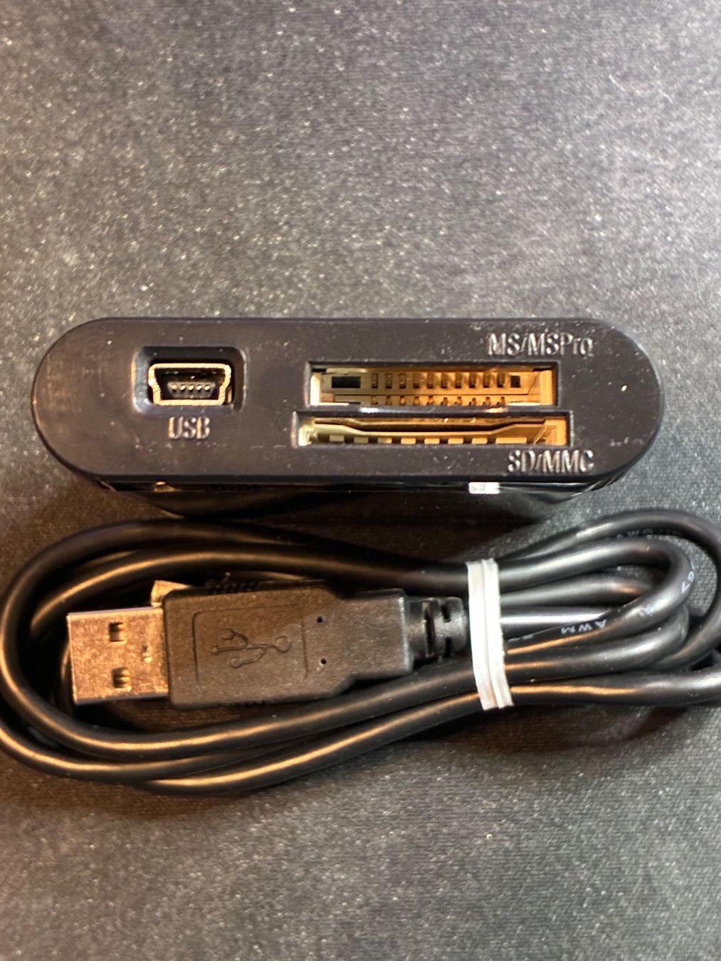 Lettori di schede: FreeCom Kartenleser, mit Kabel – Nuovo (secondo la descrizione) da Döttingen venduto da zha_xh2w 2