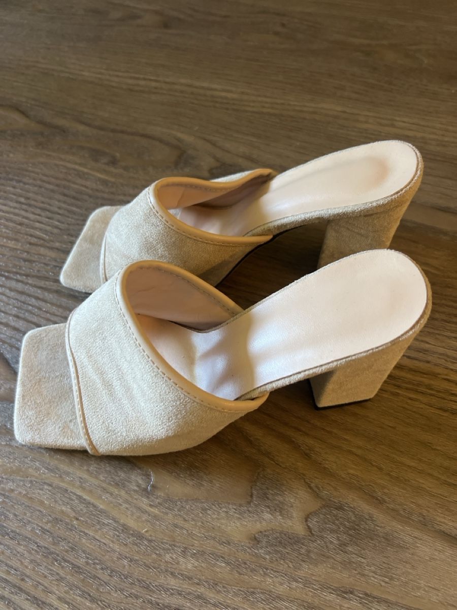 Scarpe da donna: Sandaletten beige Grösse 38 neu – Nuovo (secondo la descrizione) da Illnau venduto da Michele0210_ 1